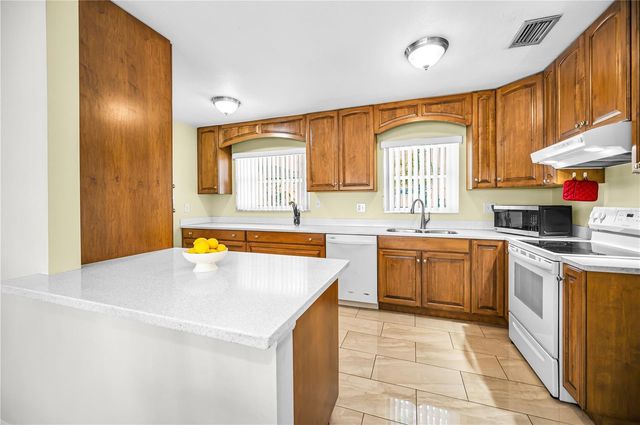 128 STAFFORD DRIVE, Palm Harbor, FL 34684