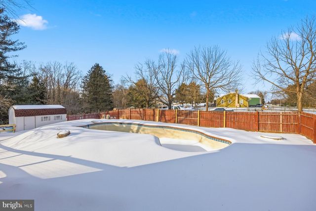 5884 WOODBINE RD, Woodbine, MD 21797