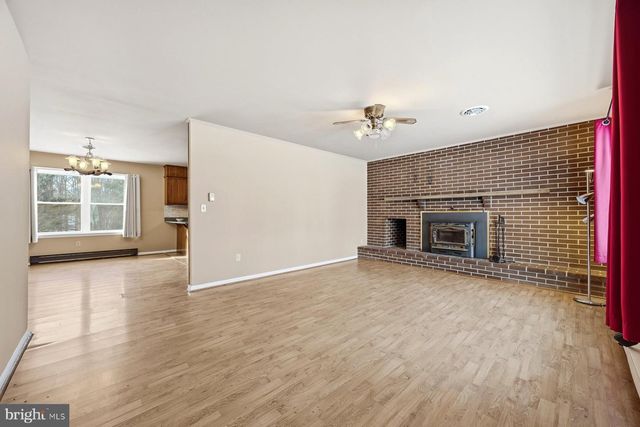 5884 WOODBINE RD, Woodbine, MD 21797