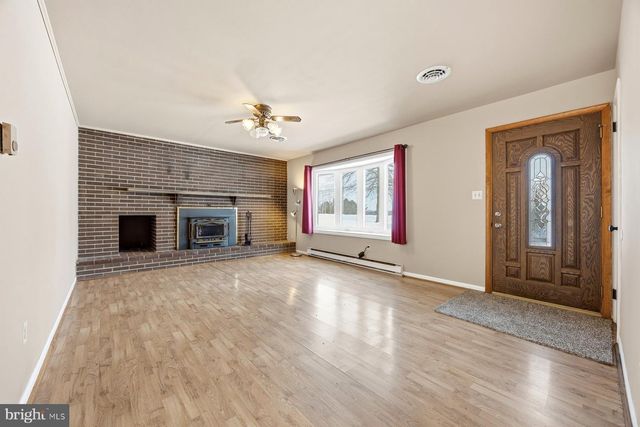 5884 WOODBINE RD, Woodbine, MD 21797