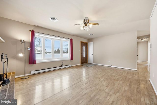 5884 WOODBINE RD, Woodbine, MD 21797