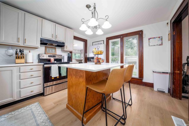 2220 N HUNTINGTON Road, Marion, IN 46952