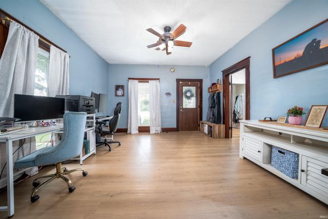 2220 N HUNTINGTON Road, Marion, IN 46952