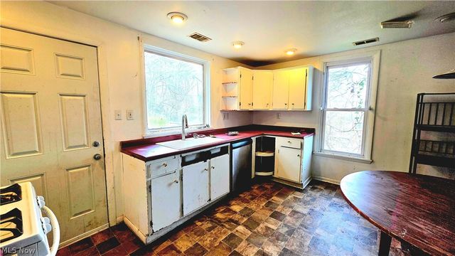 104 W Spring Street, Marietta, OH 45750