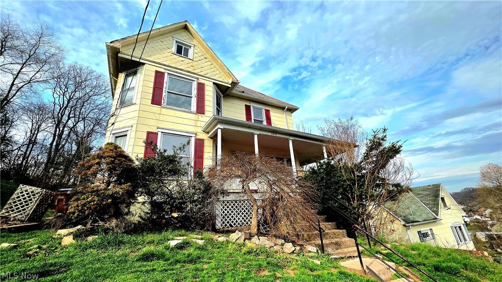 104 W Spring Street, Marietta, OH 45750