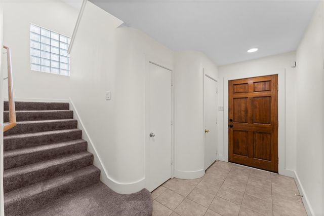 8666 Meadowcroft Drive, Houston, TX 77063