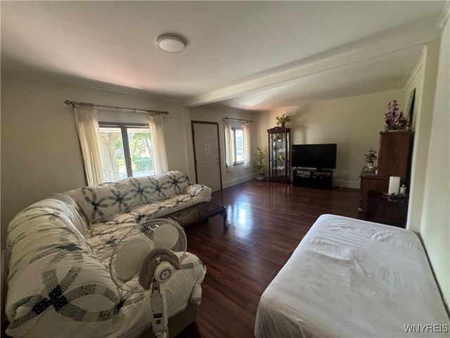 40 Hedwig Avenue, Cheektowaga, NY 14211