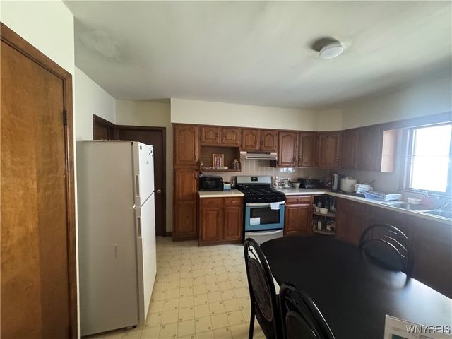 40 Hedwig Avenue, Cheektowaga, NY 14211