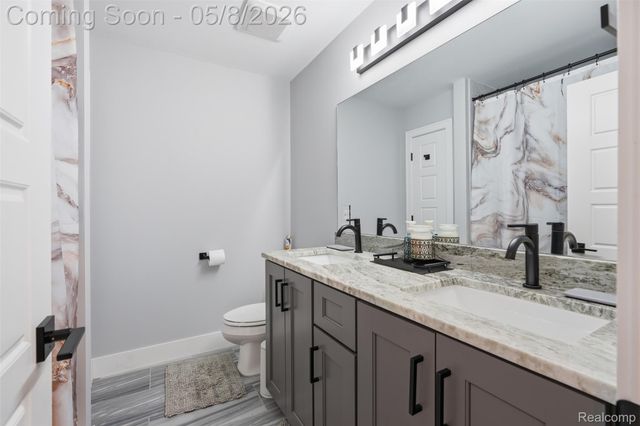 49658 Monarch Drive, Macomb Township, MI 48044
