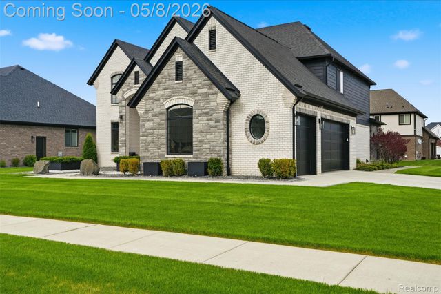 49658 Monarch Drive, Macomb Township, MI 48044