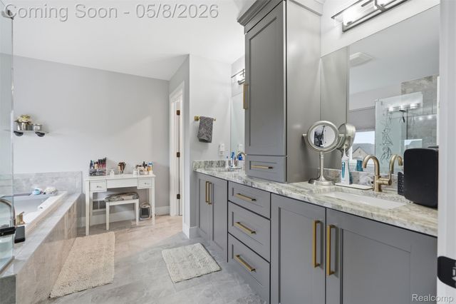 49658 Monarch Drive, Macomb Township, MI 48044