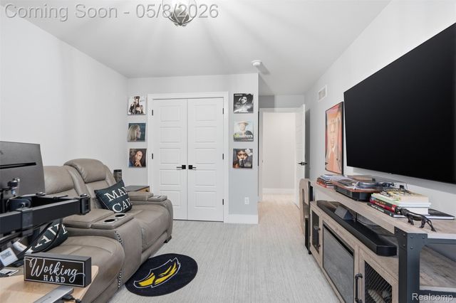 49658 Monarch Drive, Macomb Township, MI 48044