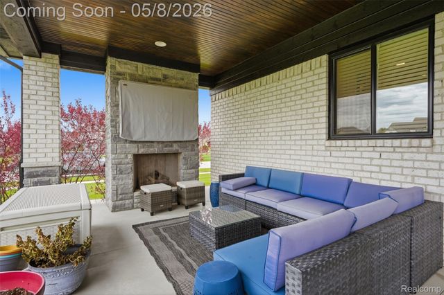 49658 Monarch Drive, Macomb Township, MI 48044