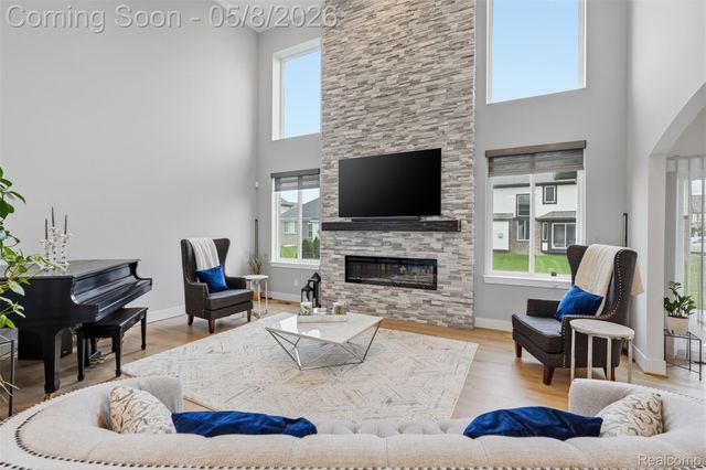 49658 Monarch Drive, Macomb Township, MI 48044