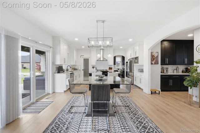49658 Monarch Drive, Macomb Township, MI 48044