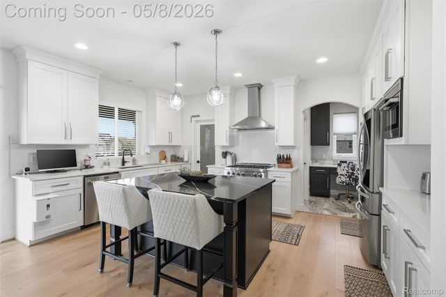 49658 Monarch Drive, Macomb Township, MI 48044