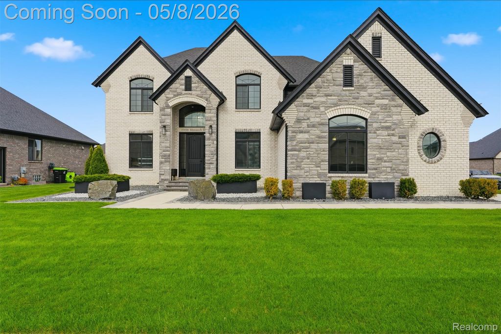 49658 Monarch Drive, Macomb Township, MI 48044