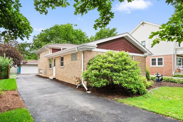 532 N Redfield Court, Park Ridge, IL 60068
