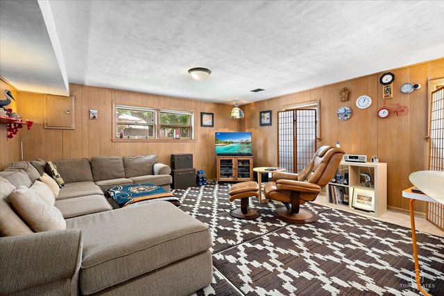 532 N Redfield Court, Park Ridge, IL 60068