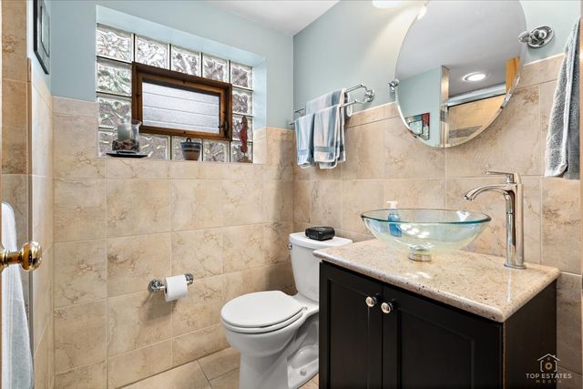 532 N Redfield Court, Park Ridge, IL 60068