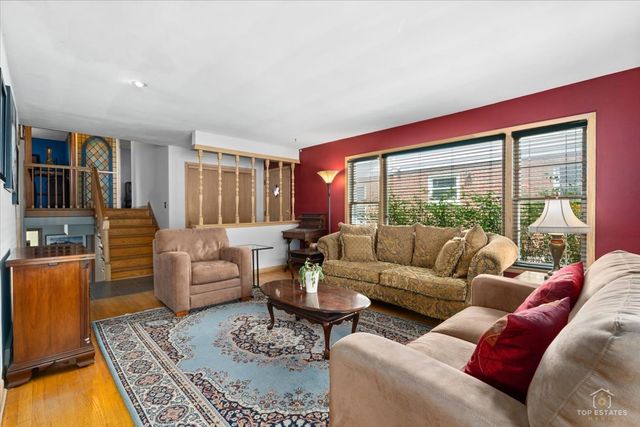 532 N Redfield Court, Park Ridge, IL 60068