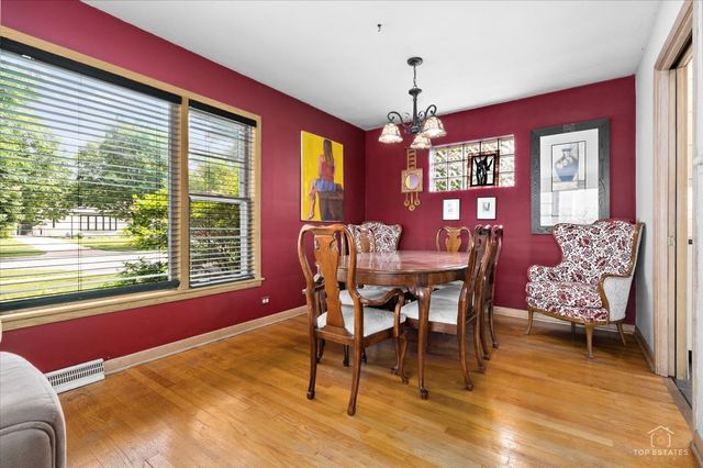 532 N Redfield Court, Park Ridge, IL 60068