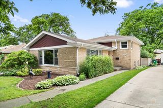 532 N Redfield Court, Park Ridge, IL 60068