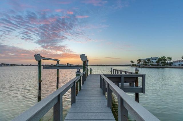 306 BUTTONWOOD LANE, Largo, FL 33770
