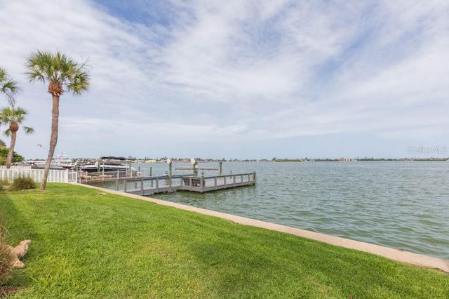 306 BUTTONWOOD LANE, Largo, FL 33770