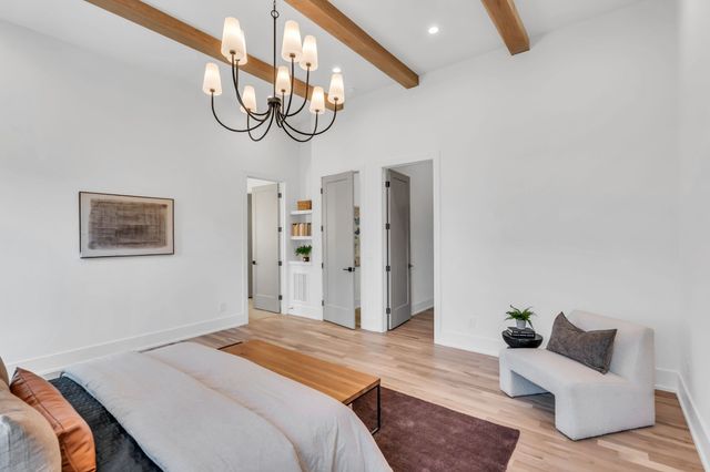 3806 Harding Pl, Nashville, TN 37215