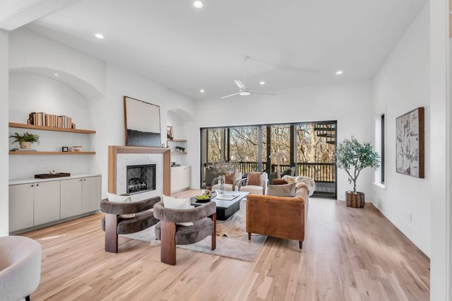 3806 Harding Pl, Nashville, TN 37215