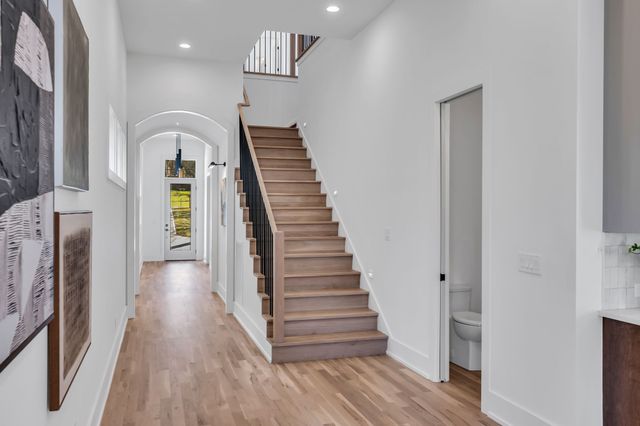 3806 Harding Pl, Nashville, TN 37215