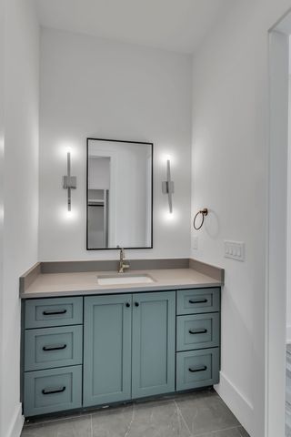 3806 Harding Pl, Nashville, TN 37215