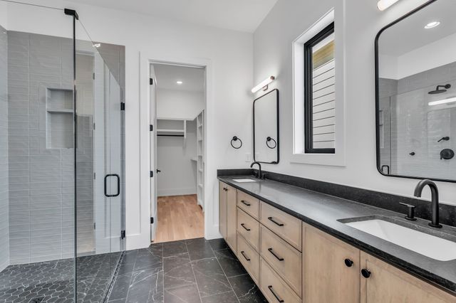 3806 Harding Pl, Nashville, TN 37215