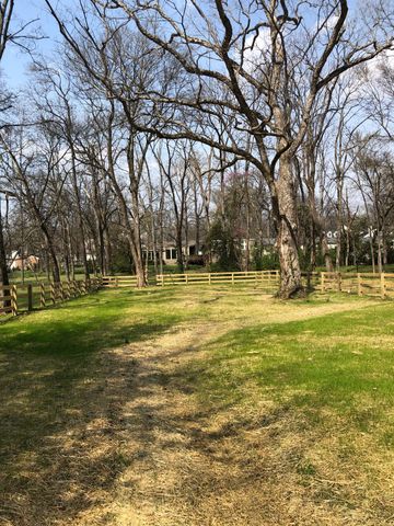 3806 Harding Pl, Nashville, TN 37215