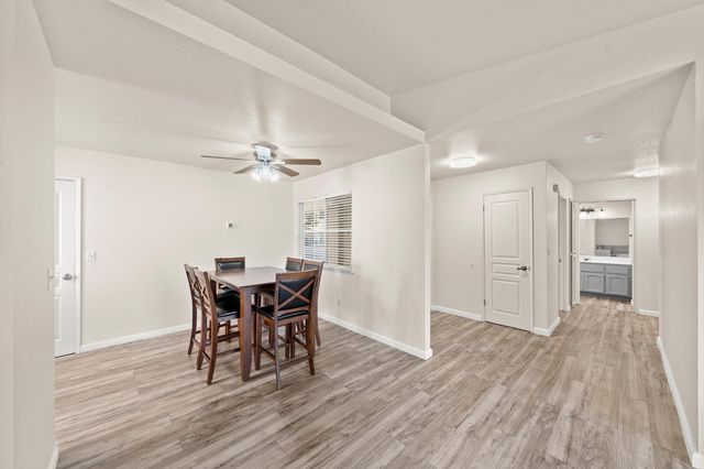 7579 Sunmore Ln, Sacramento, CA 95828