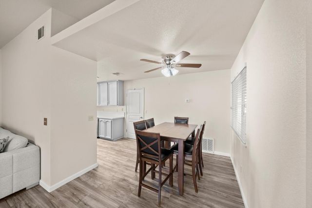 7579 Sunmore Ln, Sacramento, CA 95828