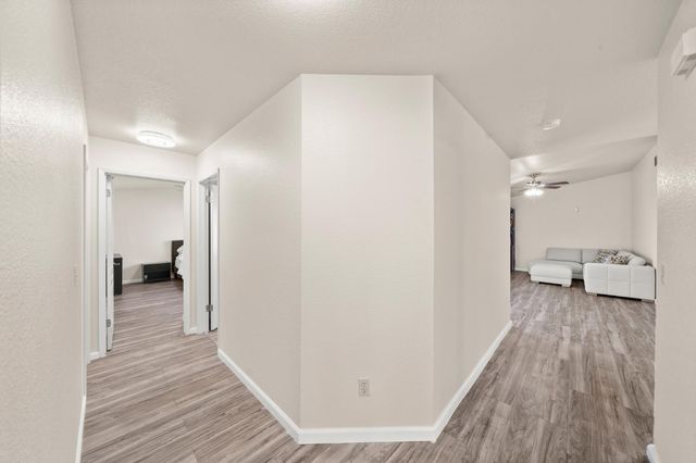 7579 Sunmore Ln, Sacramento, CA 95828