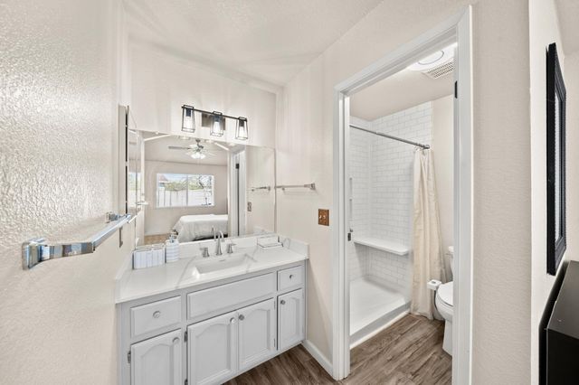 7579 Sunmore Ln, Sacramento, CA 95828
