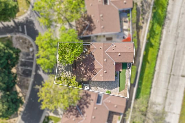 7579 Sunmore Ln, Sacramento, CA 95828
