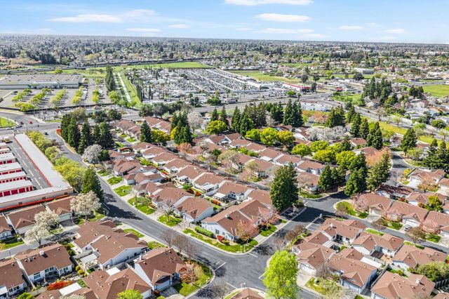7579 Sunmore Ln, Sacramento, CA 95828