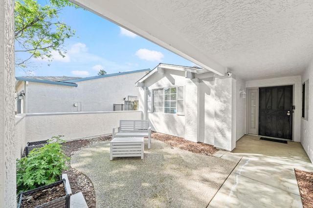 7579 Sunmore Ln, Sacramento, CA 95828