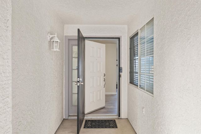 7579 Sunmore Ln, Sacramento, CA 95828
