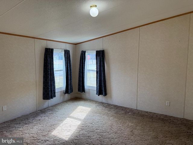 1 CHAPEL DR, Lewistown, PA 17044