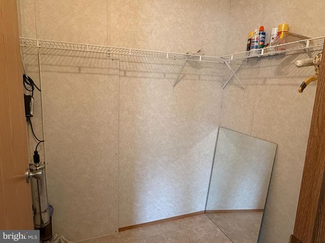 1 CHAPEL DR, Lewistown, PA 17044