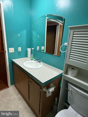 1 CHAPEL DR, Lewistown, PA 17044