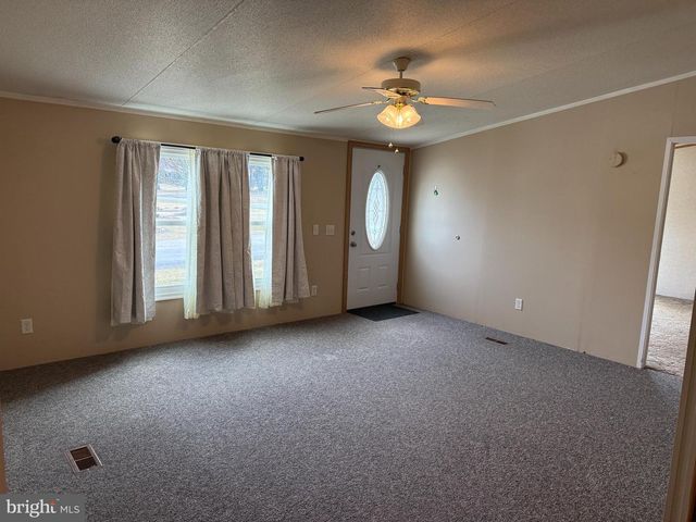 1 CHAPEL DR, Lewistown, PA 17044