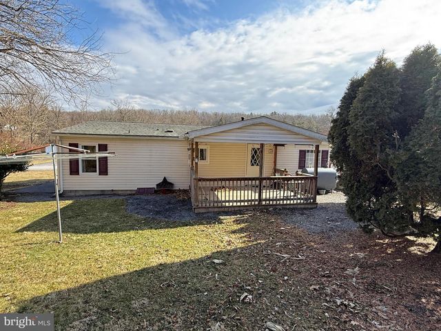 1 CHAPEL DR, Lewistown, PA 17044