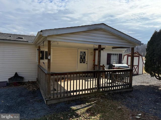 1 CHAPEL DR, Lewistown, PA 17044