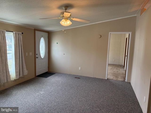 1 CHAPEL DR, Lewistown, PA 17044